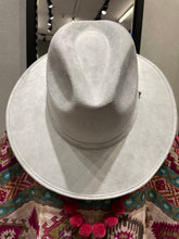 Cargar imagen en el visor de la galería, Sombrero Gamuza