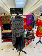 Load image into Gallery viewer, Shawls/Rebozo
