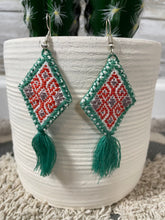 Cargar imagen en el visor de la galería, Diamond Embroidered Earrings
