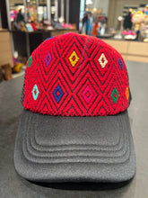 Cargar imagen en el visor de la galería, Gorras Bordadas
