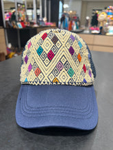 Cargar imagen en el visor de la galería, Gorras Bordadas
