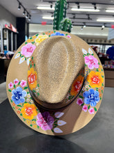 Cargar imagen en el visor de la galería, Tropical Flowers Hat
