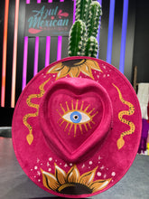 Cargar imagen en el visor de la galería, Corazón Gamuza Hats
