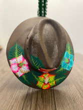 Cargar imagen en el visor de la galería, Tropical Flowers Hat
